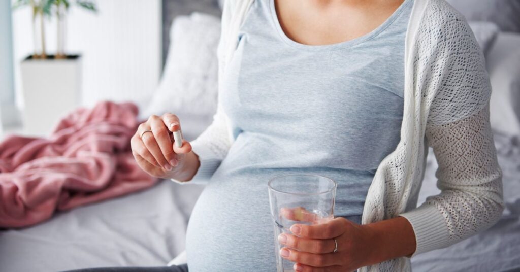 gynecologist in Indore advising on pregnancy hydration kidney health balanced fluids water intake healthy pregnancy diet