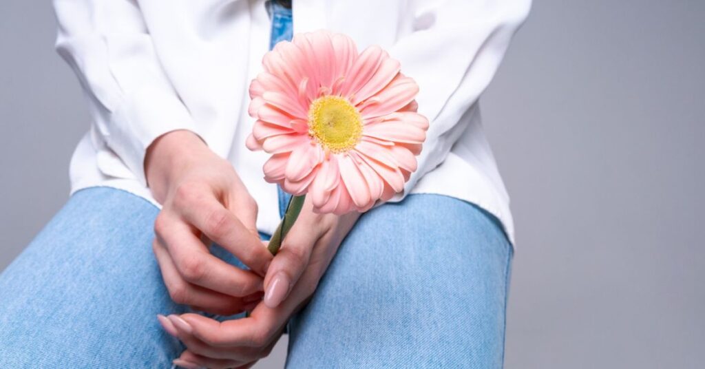 gynecologist in indore explaining hormonal imbalance and urinary health pcos symptoms frequent urination women health care